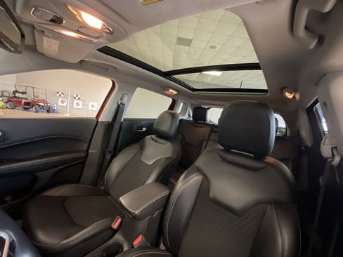 Used 2018 Jeep Compass Latitude w/ Popular Equipment Group image 11