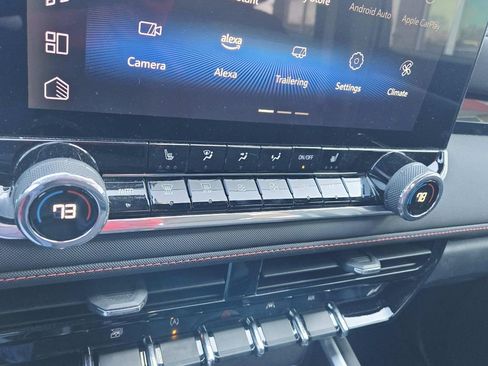 Used 2024 Chevrolet Colorado Z71 w/ Z71 Convenience Package 2 image 26