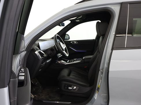 Used 2023 BMW X7 xDrive40i w/ M Sport Package image 31