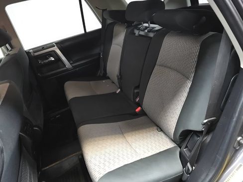 Used 2019 Toyota 4Runner SR5 AWD/4WD image 35