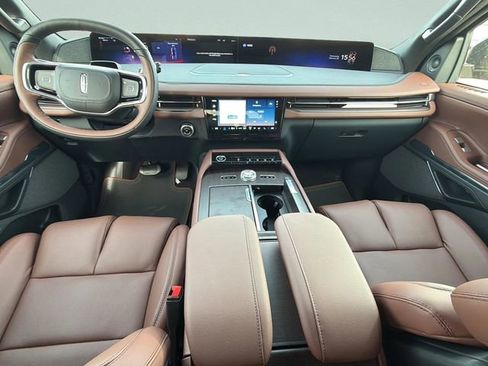 New 2026 Lincoln Navigator Reserve image 13