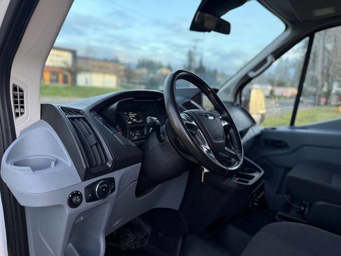 Used 2019 Ford Transit 350 XLT image 18
