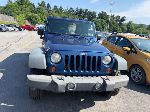 Used 2010 Jeep Wrangler Unlimited Sport AWD/4WD image 2