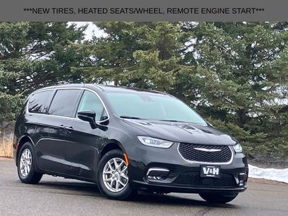Used 2024 Chrysler Pacifica Touring-L