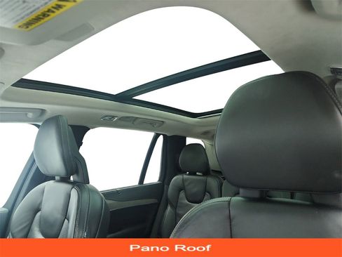 Used 2021 Volvo XC90 T6 Inscription w/ Lounge Package image 12