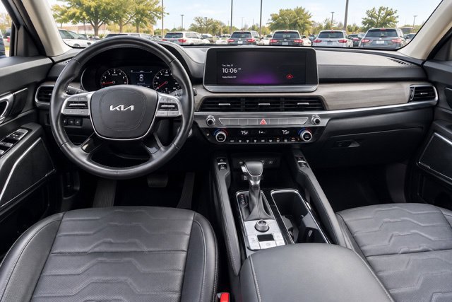 Used 2022 Kia Telluride SX w/ SX Prestige Package AWD/4WD image 2