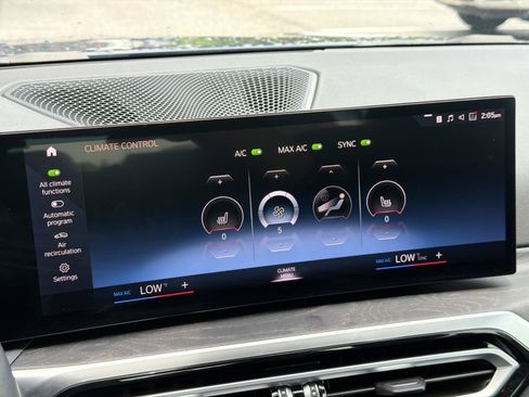 Used 2023 BMW 330i xDrive Sedan AWD/4WD image 24