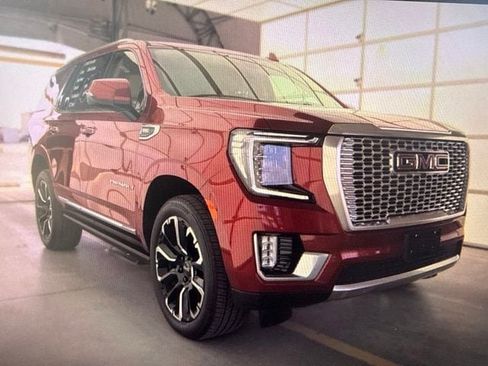 Used 2022 GMC Yukon Denali RWD image 1