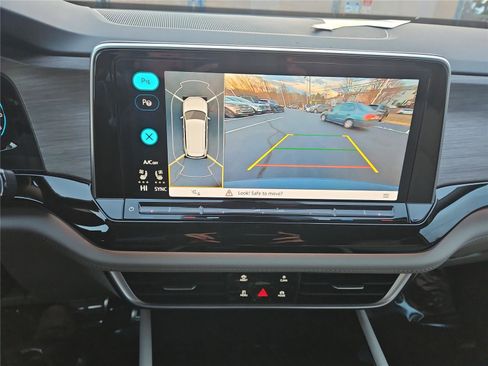 New 2026 Volkswagen Atlas SEL Premium R-Line image 17