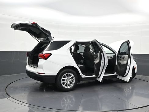 Used 2022 Chevrolet Equinox LS FWD image 31