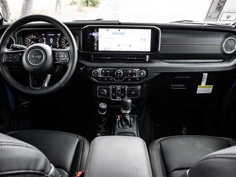 New 2025 Jeep Gladiator Sport w/ Premium Package image 22