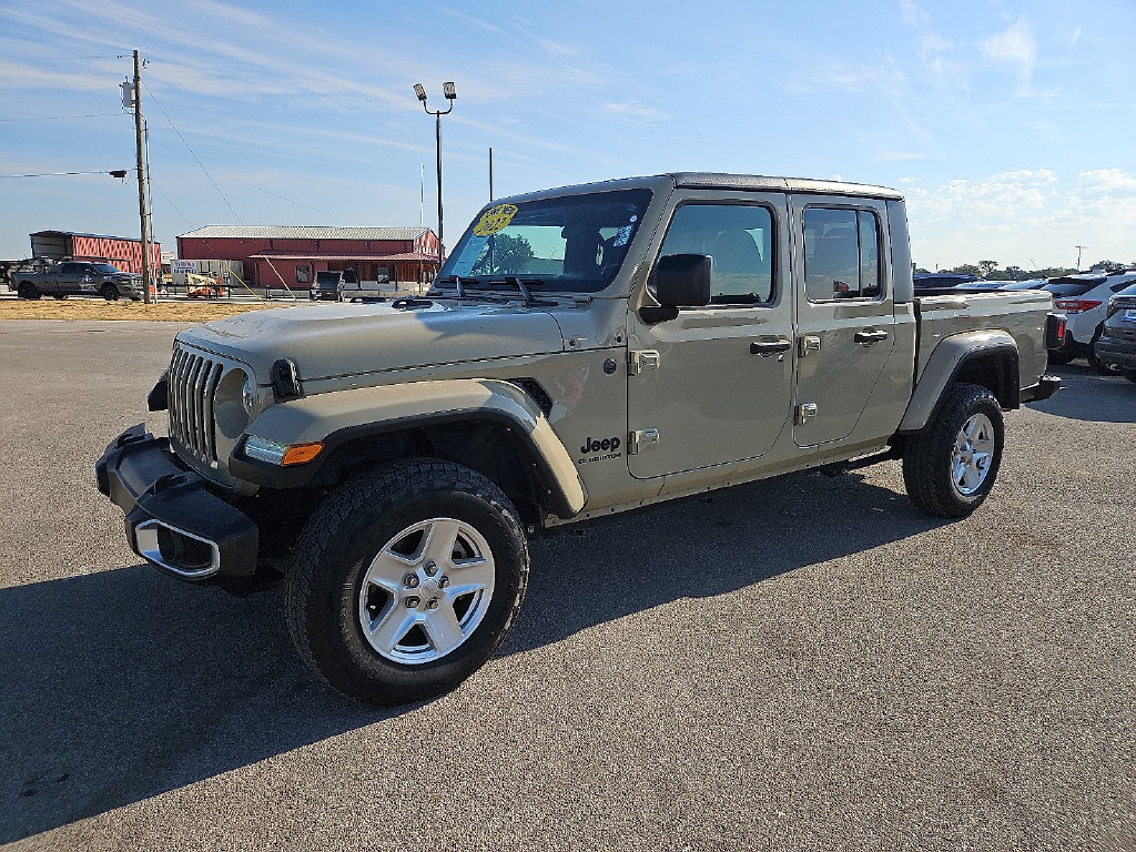 Used 2022 Jeep Gladiator Sport AWD/4WD image 2