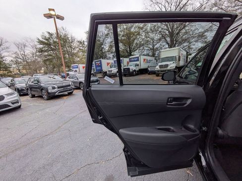 Used 2025 Toyota Corolla Cross LE image 24