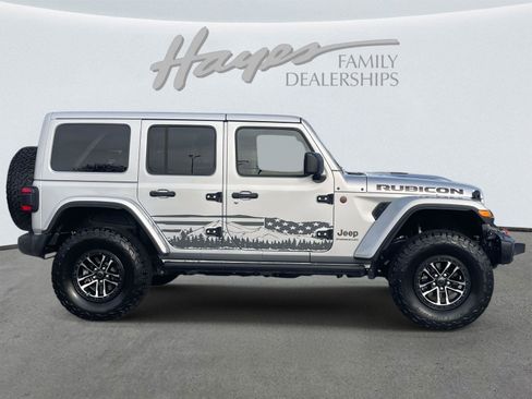 Used 2024 Jeep Wrangler Unlimited Rubicon image 35