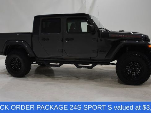 Used 2021 Jeep Gladiator Sport image 3