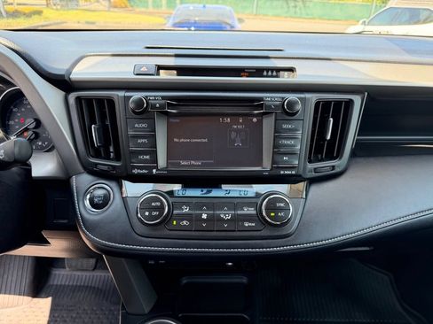 Used 2018 Toyota RAV4 XLE AWD/4WD image 20
