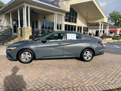 Used 2025 Hyundai Elantra SE