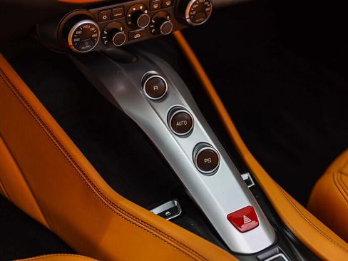 Used 2016 Ferrari California T RWD image 29