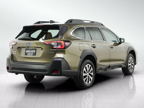 Used 2025 Subaru Outback Premium AWD/4WD image 5
