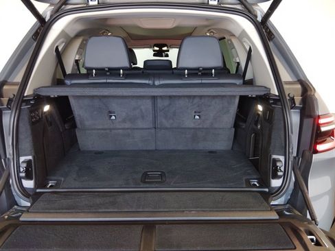 Used 2023 BMW X7 xDrive40i w/ Premium Package image 10