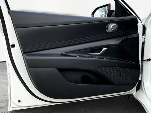 Used 2022 Hyundai Elantra SEL w/ Cargo Package image 23