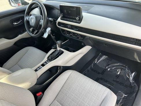 Used 2025 Honda HR-V LX image 8