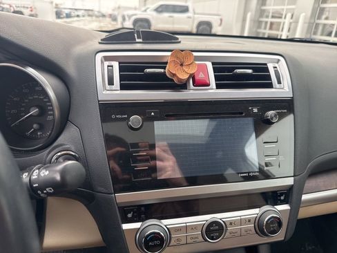 Used 2016 Subaru Outback 2.5i Limited image 14