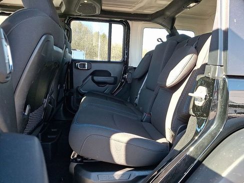 Used 2025 Jeep Wrangler Unlimited Rubicon 4xe w/ Safety Group AWD/4WD image 10