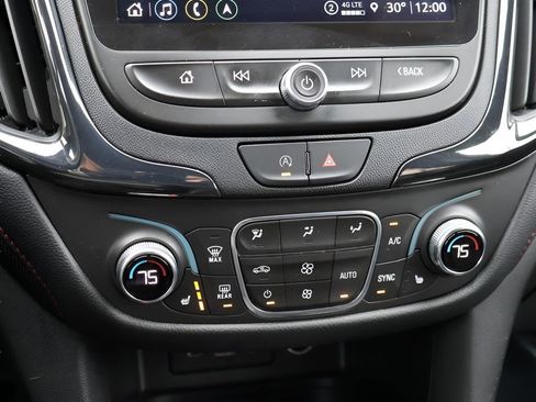 Used 2022 Chevrolet Equinox RS w/ RS Leather Package image 27