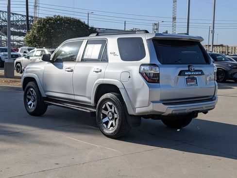 Used 2024 Toyota 4Runner TRD Off-Road Premium AWD/4WD image 9