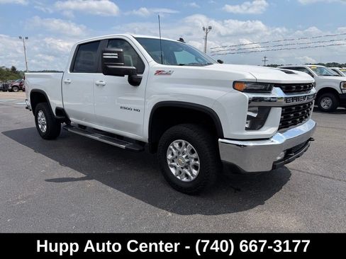 Used 2022 Chevrolet Silverado 2500 LT w/ Convenience Package AWD/4WD image 3