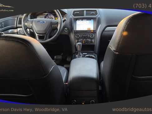 Used 2018 Ford Explorer XLT w/ Equipment Group 202A image 19
