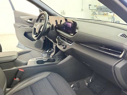 Used 2025 Buick Envista Preferred w/ Convenience I Package FWD image 29