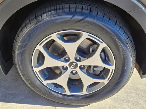 Used 2021 Kia Telluride EX image 9