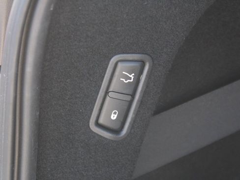 Used 2017 Maserati Levante S image 44