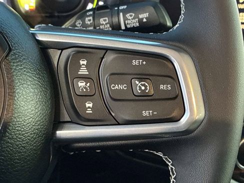 Certified 2025 Jeep Wrangler Unlimited Sahara w/ Safety Group AWD/4WD image 26