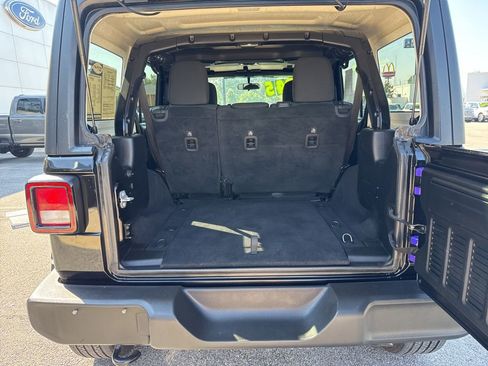 Used 2019 Jeep Wrangler Unlimited Sport S image 7