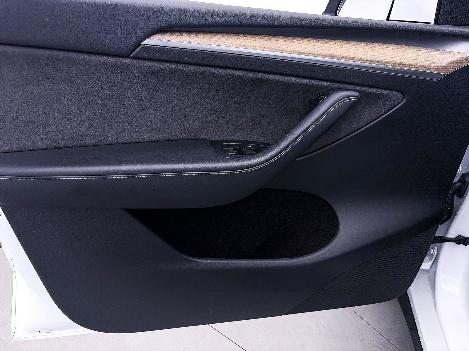 Used 2023 Tesla Model Y Long Range AWD/4WD image 16