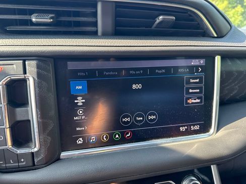 Used 2021 GMC Yukon Denali w/ Denali Premium Package AWD/4WD image 18