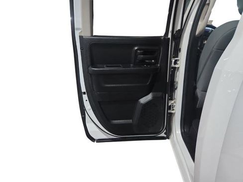 Used 2014 RAM 1500 Express image 18
