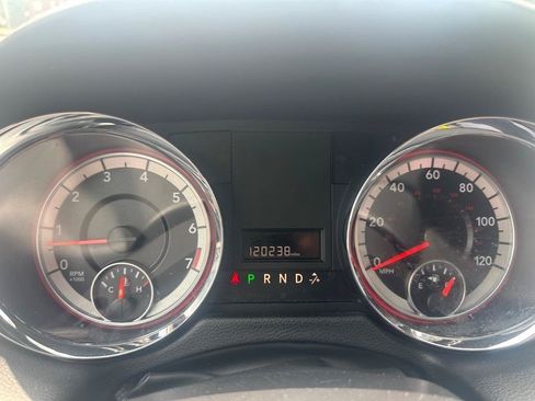 Used 2019 Dodge Grand Caravan SXT FWD image 17