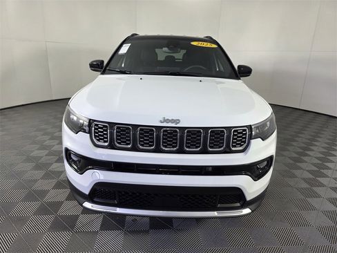 Certified 2025 Jeep Compass Limited image 3