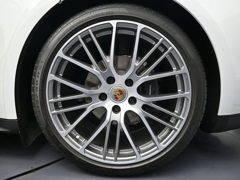 Used 2023 Porsche Panamera Platinum Edition image 26