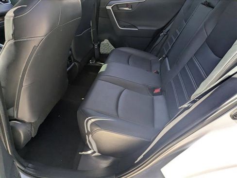 Used 2019 Toyota RAV4 Limited image 17