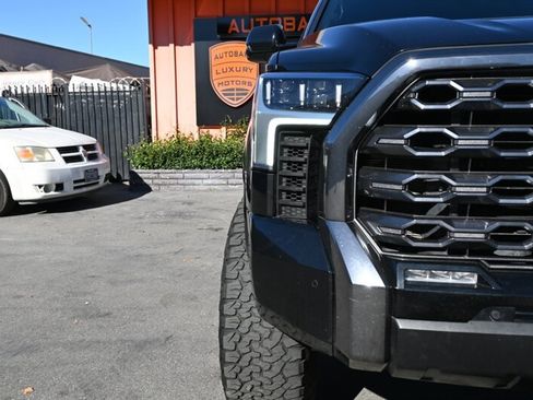 Used 2022 Toyota Tundra Platinum image 3