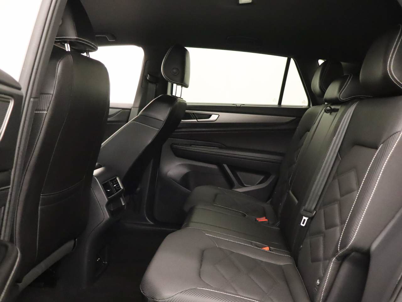 Certified 2026 Volkswagen Atlas Cross Sport SE FWD image 17