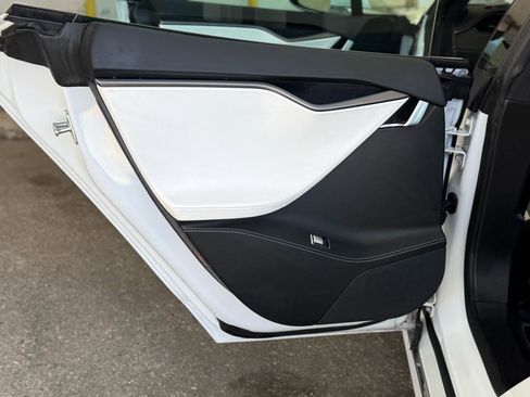 Used 2021 Tesla Model S Performance image 40
