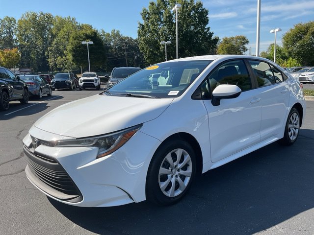 Used 2024 Toyota Corolla LE FWD image 2
