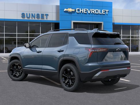 New 2026 Chevrolet Equinox LT w/ Convenience Package II FWD image 3