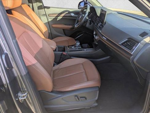 Used 2022 Audi Q5 2.0T Premium w/ Convenience Package AWD/4WD image 21